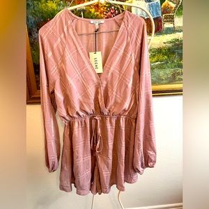 Leche Romper, Color Mauve, Size M nwt